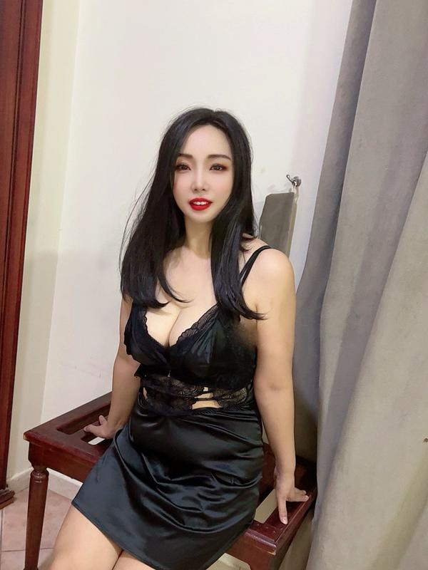 Discover Unforgettable Moments with Noa Petrov Tonight